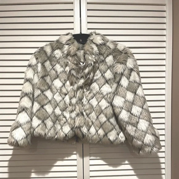 Forever XXI faux fur crop jacket - size large. - Picture 1 of 5